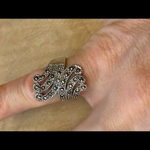 Beautiful vintage Marcasite 925 silver wrap ring